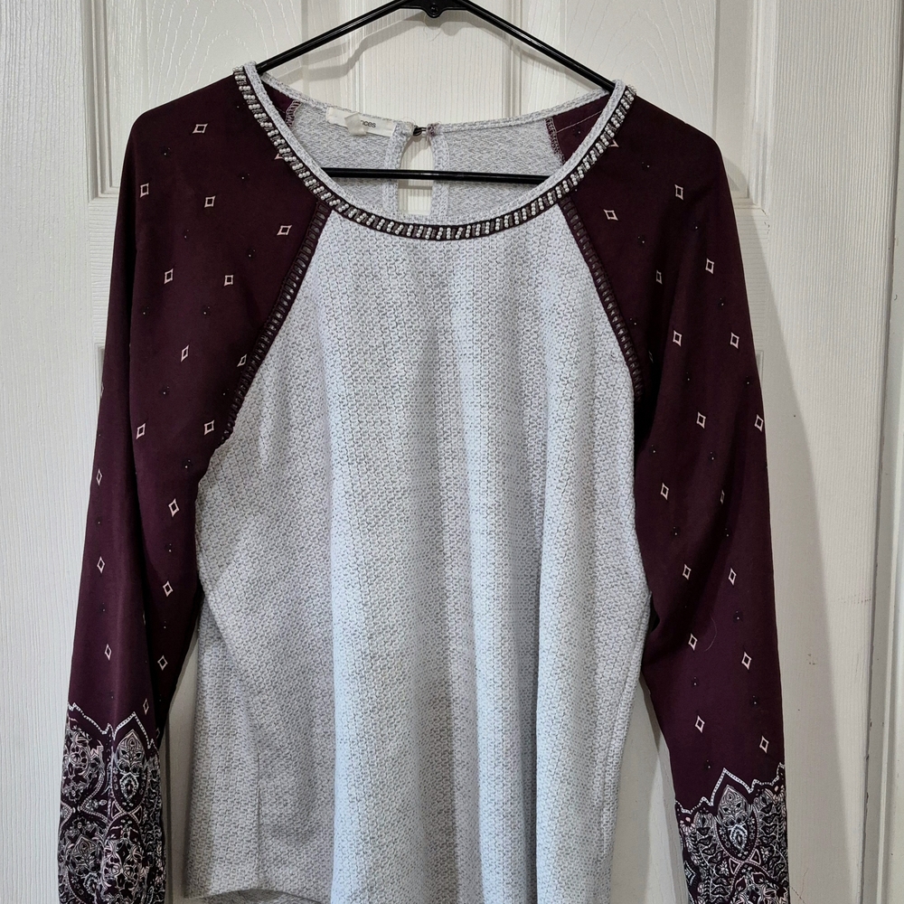 Maurices Burgundy and Gray Patterned Long Sleeve Top
